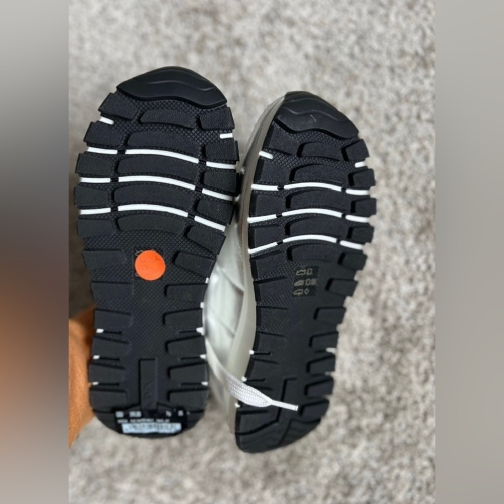 NWT Prada Size 5 Sneakers. - Picture 4 of 5